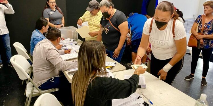 Entrega Gobierno de Los Cabos becas educativas a 3 mil 770 estudiantes del municipio