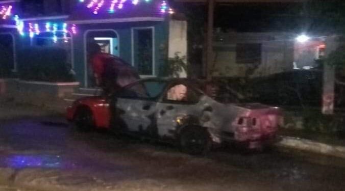 Alrededor de las 3am se registró un incendio de un vehículo en las calles 20 de Noviembre y Guadalupe Victoria