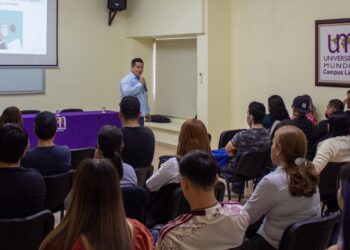 Universidad Mundial celebró día del administrador.