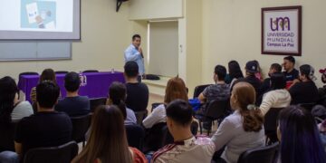 Universidad Mundial celebró día del administrador.