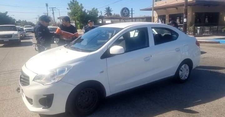 SE REGISTRA ACCIDENTE VIAL EN ISABEL LA CATÓLICA Y LEGASPY… CHOCAN VEHÍCULO Y MOTOCICLETA… UN MASCULINO RESULTA LESIONADO!!…