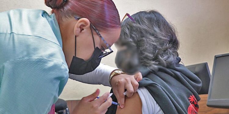 EMPRENDE SALUD ESTATAL JORNADAS VACUNACIÓN CONTRA EL VIRUS DEL PAPILOMA HUMANO