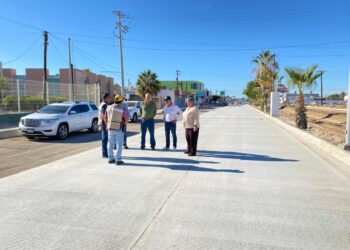 Supervisa gobernador VCC obras de pavimentación en La Paz