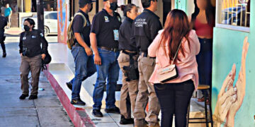 Aseguran local de masajes en Cabo San Lucas; ofrecieron servicios sexuales a estudiantes: FGR