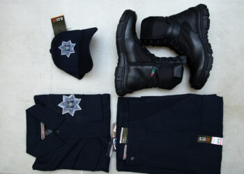 Con la entrega de uniformes dignifica el trabajo  de las Y los policías de La Paz