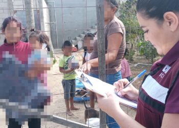 ENTREGA SEDIF APOYOS EN COLONIAS DE LOS CABOS