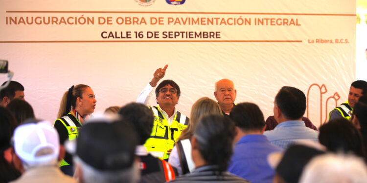 Las tareas se cumplen; entrega alcalde Oscar Leggs Castro la obra de pavimentación de la calle 16 de Septiembre en La Ribera