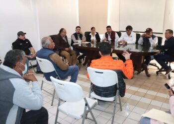 Atienden autoridades municipales a habitantes de La Candelaria para organizar los festejos de este próximo 02 de febrero