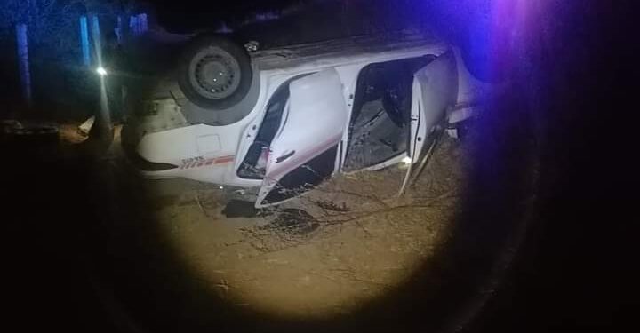 Accidente tipo volcadura en carretera transpeninsular tramo carretero La Paz-Todos
