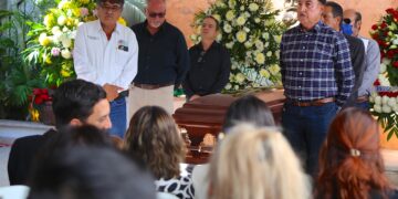Con homenaje de cuerpo presente dan último adiós a José Andrés Liceaga Echeverría, regidor del VII Ayuntamiento de Los Cabos