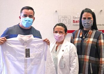 GOBIERNO DE BCS INICIÓ LA ENTREGA DE UNIFORMES PARA PERSONAL DE SALUD ESTATAL •