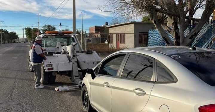 Sujeto en estado de ebriedad intentó huir de los policías!