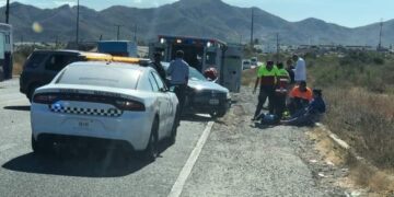 Entrada Aeropuerto  de Los Cabos Una persona herida, una camioneta y una limosina destruidas el saldo.