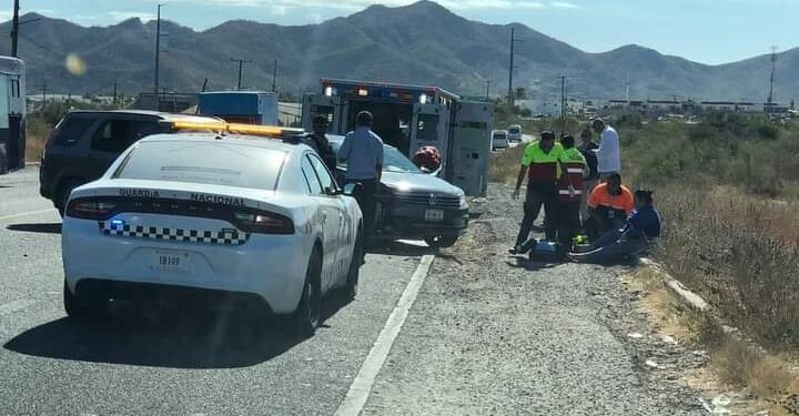 Entrada Aeropuerto  de Los Cabos Una persona herida, una camioneta y una limosina destruidas el saldo.