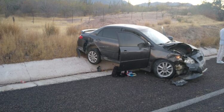 ¡SE REGISTRA ACCIDENTE CARRETERO TIPO CHOQUE CONTRA OBJETO FIJO Y SALIDA DEL CAMINO… EL PERCANCE OCURRIÓ HOY SOBRE EL KILÓMETRO 196 TRAMO CARRETERO SAN PEDRO-LA PAZ… SÓLO DAÑOS MATERIALES!!…