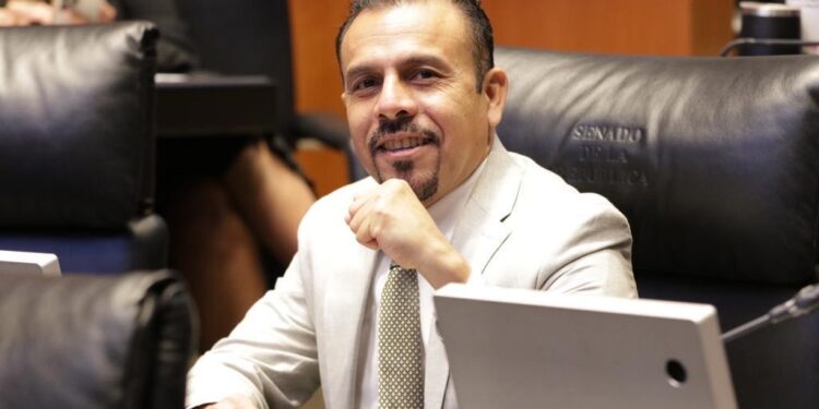 Va Ricardo Velázquez por más vacaciones para burócratas en México; presentará reforma ante el Senado de la República• El senador por Baja California Sur plantea que la clase burocrática acceda a 10 días más de vacaciones al año