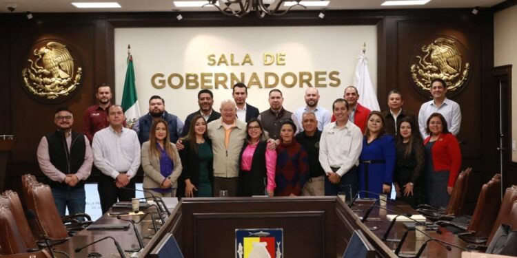 A ELEVAR LA CALIDAD DE PROCURACIÓN DE JUSTICIA LLAMA EL GOBERNADOR VÍCTOR CASTRO COSÍO A SERVIDORES PÚBLICOS DE LA INSTITUCIÓN