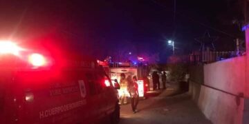 Heroico cuerpo de bomberos de Santa Rosalía BCS Hace unos momentos se reportó servicio de Emergencia incendio en un domicilio de col. Ranchería, despues de una verificación por los elementos queda controlado en su totalidad, sólo pérdidas en lo material.