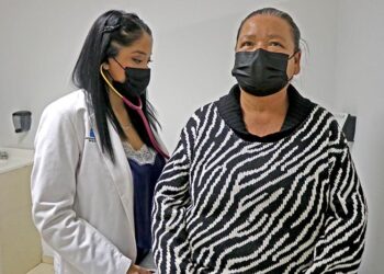 REALIZAN PRUEBAS PARA DETECCIÓN DE CÁNCER DE ÚTERO EN CENTROS DE SALUD