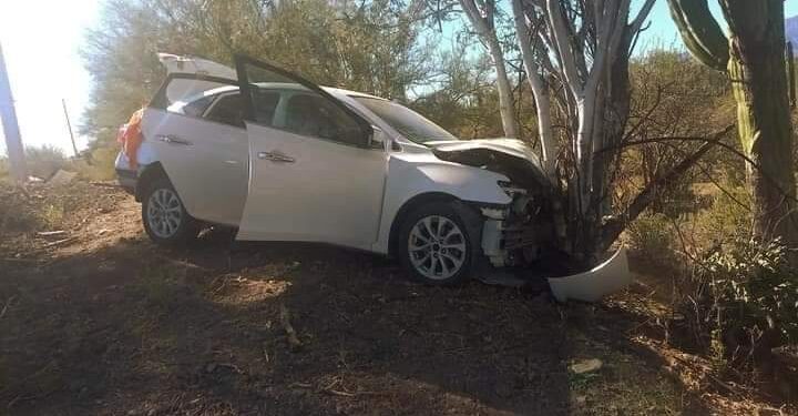 Sábado 14 de Enero del 2023 está mañana se registró accidente tipo salida del camino y choque contra objeto fijo