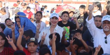 Recorre diputada Eda Palacios su Distrito y Ofrece Festejo en Colonia Leonardo Gastelum 5E