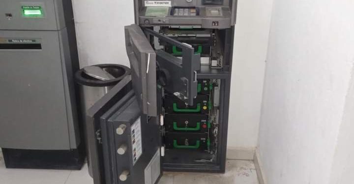 Vaciaron  el cajero del Banjercito en #SantaRosalía