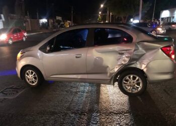Accidente de tránsito tipo choque entre un vehículo y una motocicleta en bulevar Pino Pallas y Santa Rosa
