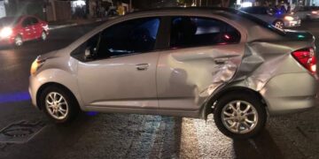 Accidente de tránsito tipo choque entre un vehículo y una motocicleta en bulevar Pino Pallas y Santa Rosa