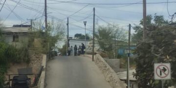 Codigo4|Nos están reportan esta tarde de domingo a una persona sexo masculino ahorcada en este momento en un domicilio de la calle mineral san Lucino emn la colonia Cuauhtémoc en Santa Rosalía. Ya están elementos policía municipal, guardia nacional y marinos, acordonando la zona.