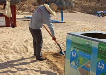 Personal de la Coordinación de ZOFEMAT invita a la ciudadanía a permanecer fuera de las playas por alto oleaje