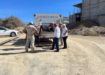 Equipo del Oomsapas Los Cabos repara fuga tras manipulación de válvula por personas externas en la zona de El Tezal