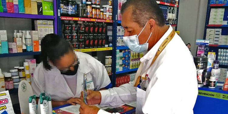 VERIFICA COEPRIS QUE FARMACIAS CUMPLAN NORMAS PARA LA DISPENSACIÓN DE MEDICAMENTOS CONTROLADOS