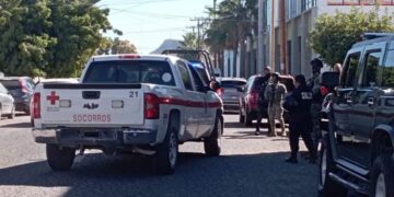 ENTÉRATE | Atropellan a menor de 6 años en La Paz; no pasó de un raspón en las rodillas, refieren.