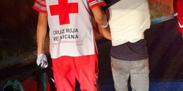 Accidente tipo salida de camino y volcadura en la carretera a los Planes a la altura del km 3 pasando la recicladora;