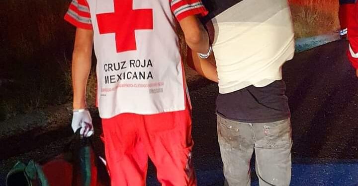 Accidente tipo salida de camino y volcadura en la carretera a los Planes a la altura del km 3 pasando la recicladora;