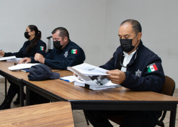 Policías municipales reciben certificación de formación para replicadores
