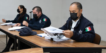 Policías municipales reciben certificación de formación para replicadores
