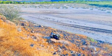 La tarde de este domingo se registró un accidente tipo salida de camino en la carretera La Paz- playa el Tecolote