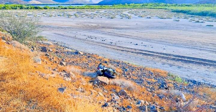 La tarde de este domingo se registró un accidente tipo salida de camino en la carretera La Paz- playa el Tecolote