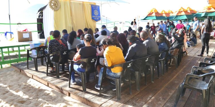 A través de la campaña “Todos Somos Magos”, autoridades de la XIV Administración entregaron juguetes en Cabo San Lucas