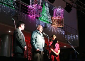 El Gobernador y su esposa Patricia López compartieron la tradicional rosca de  Reyes con familias sudcalifornianas y colaboradores