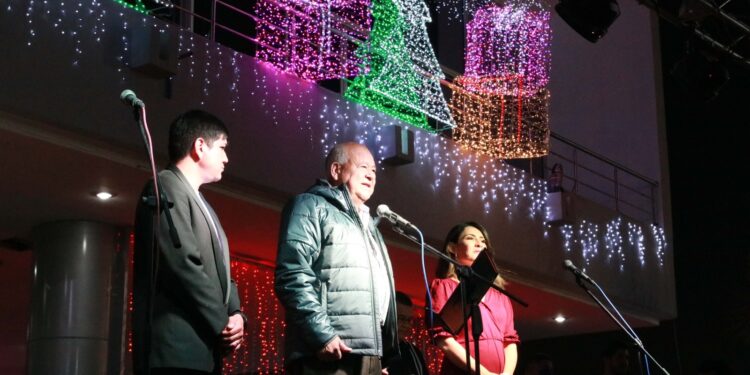 El Gobernador y su esposa Patricia López compartieron la tradicional rosca de  Reyes con familias sudcalifornianas y colaboradores