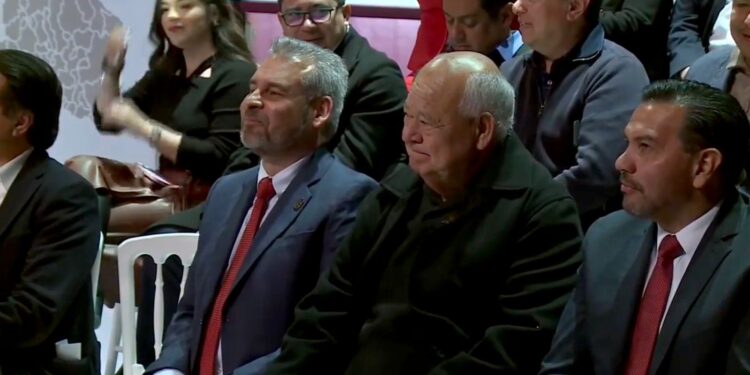 ASISTE GOBERNADOR VCC A PRIMER INFORME DE ACTIVIDADES DE ANDREA CHÁVEZ, DIPUTADA FEDERAL POR CHIHUAHUA