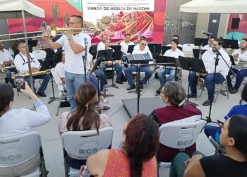 ENTREGA SEDIF INSTRUMENTOS PARA BANDAS DE MÚSICA EN MARCHA