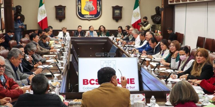 PODERES EJECUTIVO Y LEGISLATIVO TRABAJAN UNIDOS POR EL BIENESTAR DE BCS: HOMERO DAVIS
