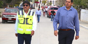 Continúa alcalde Oscar Leggs Castro llevando obras a las delegaciones municipales; compromete la pavimentación de la calle 5 de Febrero en La Ribera