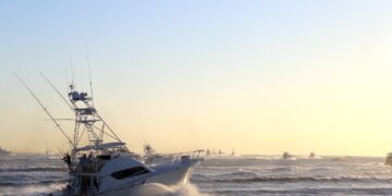 “La pesca deportiva del dorado debe permanecer, total rechazo a la iniciativa para la liberación comercial de la especie”: alcalde Oscar Leggs Castro