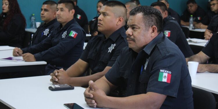 La policía de Los Cabos es capacitada por personal de la Fiscalía General de la República