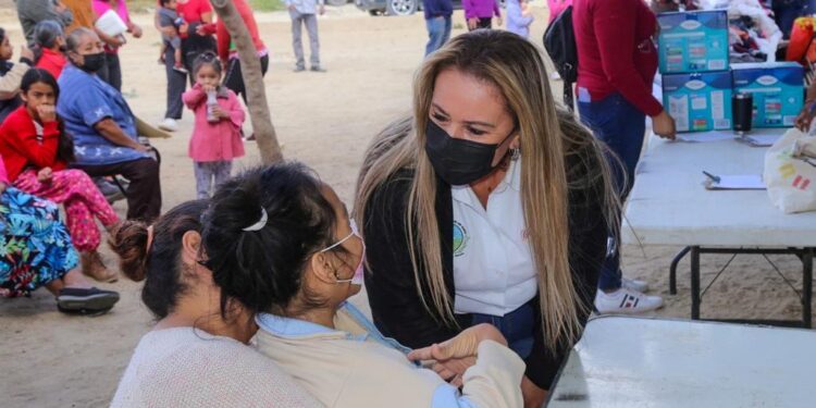 Retoma Gobierno de Los Cabos jornada social “DIF en tu Colonia”; benefician a 258 familias de Vista Hermosa Plus en SJC