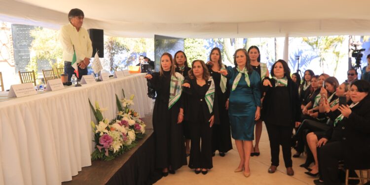 ‘’Las mujeres siempre contarán con el apoyo decidido del Gobierno de Los Cabos’’: alcalde Oscar Leggs Castro